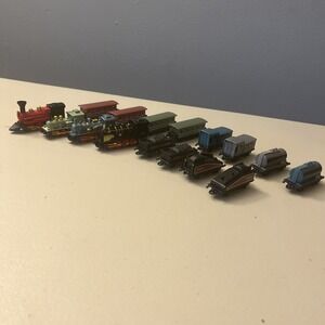 Mini Railroad Vintage Soma 2000? Pull N Go Trains, Engines, Pull Cars, Lot Of 16